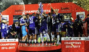 Bóng đá Champagne và sắc tím đặc trưng của DNA Anderlecht