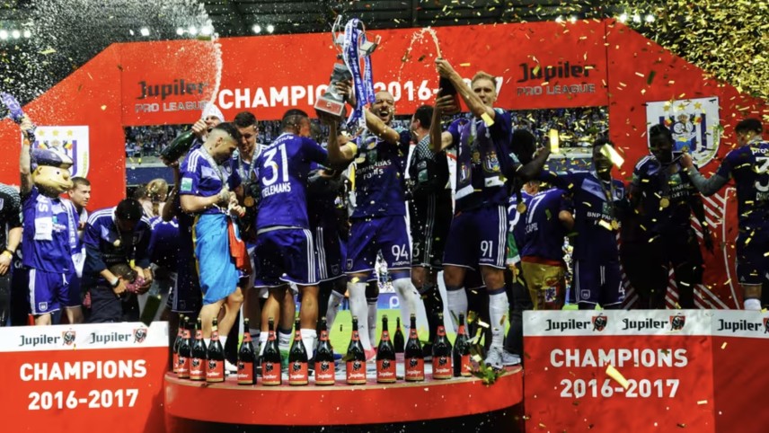 Bóng đá Champagne và sắc tím đặc trưng của DNA Anderlecht