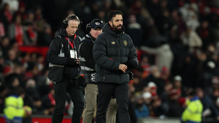 Man Utd phản ứng: Amorim tái sử dụng chiến thuật 3 hậu vệ trước Wolves