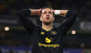 Roy Keane đổ mọi thứ lên Dalot sau trận thua đau đớn trước Aston Villa