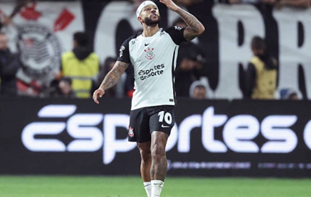 Depay tỏa sáng, Corinthians chật vật vượt qua Cruzeiro