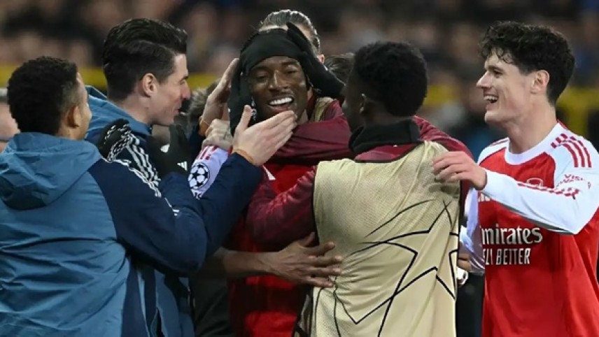 Madueke khiến fan Arsenal mê mẩn: Nụ cười chàng trai này thực sự quyến rũ