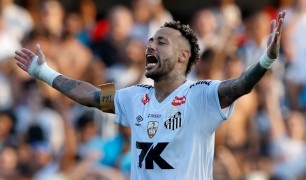 Neymar rơi nước mắt khi cùng Santos giành vé trụ hạng thành công