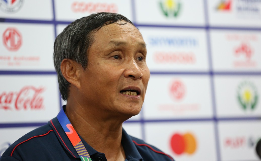 HLV Mai Đức Chung kết thúc hành trình cùng đội tuyển nữ Việt Nam sau SEA Games 33