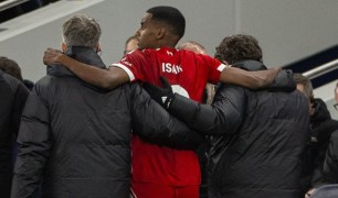 Chiesa sẵn sàng thay Isak trước khủng hoảng tấn công của Liverpool