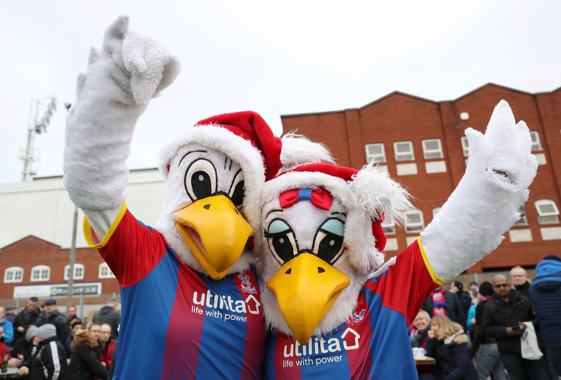 Crystal Palace lên kế hoạch chiêu mộ Xavi Hernandez