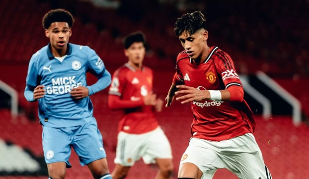 JJ Gabriel ghi dấu ấn tại FA Youth Cup bằng bàn thắng mang tính quyết định