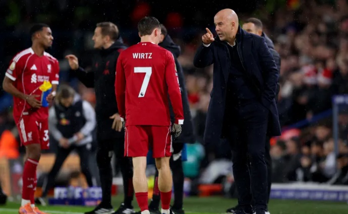 Ngoại hạng Anh: Liverpool đối mặt khủng hoảng khi Florian Wirtz gặp khó khăn trong phong độ