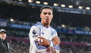 Carragher chỉ ra nguy cơ Arsenal có thể đối mặt từ Morgan Rogers