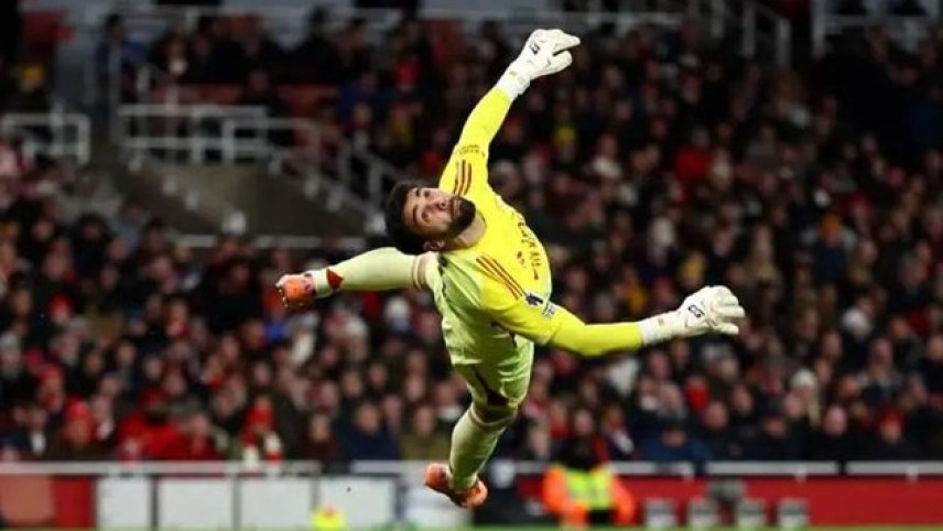 Arsenal nợ David Raya pha cứu thua định mệnh