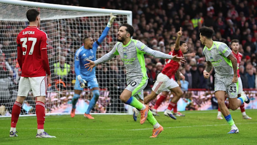 'Đôi khi' - Phản ứng cười ra nước mắt của Pep Guardiola sau bàn thắng quyết định của Rayan Cherki