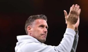 Rob Edwards chính thức được Wolves bổ nhiệm làm HLV trưởng mới