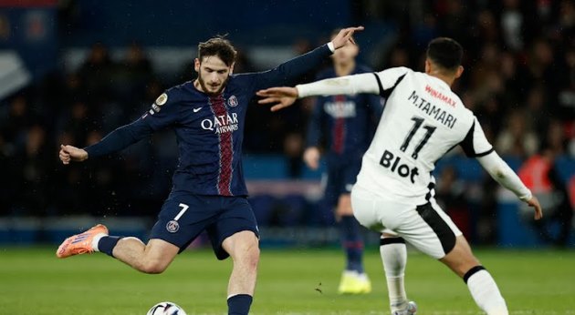 Kvaratskhelia tỏa sáng rực rỡ, giúp PSG nghiền nát Rennes với tỷ số 5-0 trên sân nhà Parc des Princes.