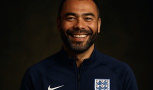Ashley Cole: Chàng trai hư hồi phục danh dự trên ghế huấn luyện