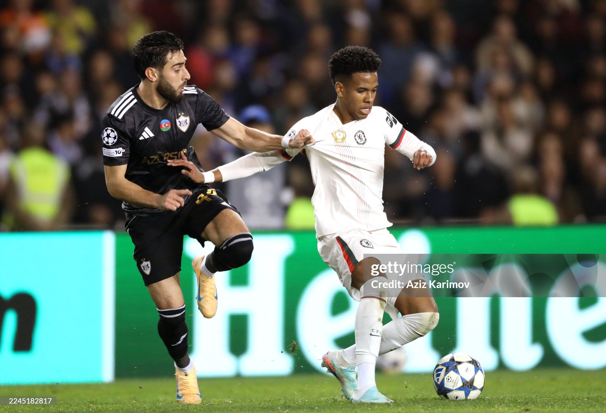 Chelsea gây sốc khi bị đội bóng vùng sâu, vùng xa chia điểm