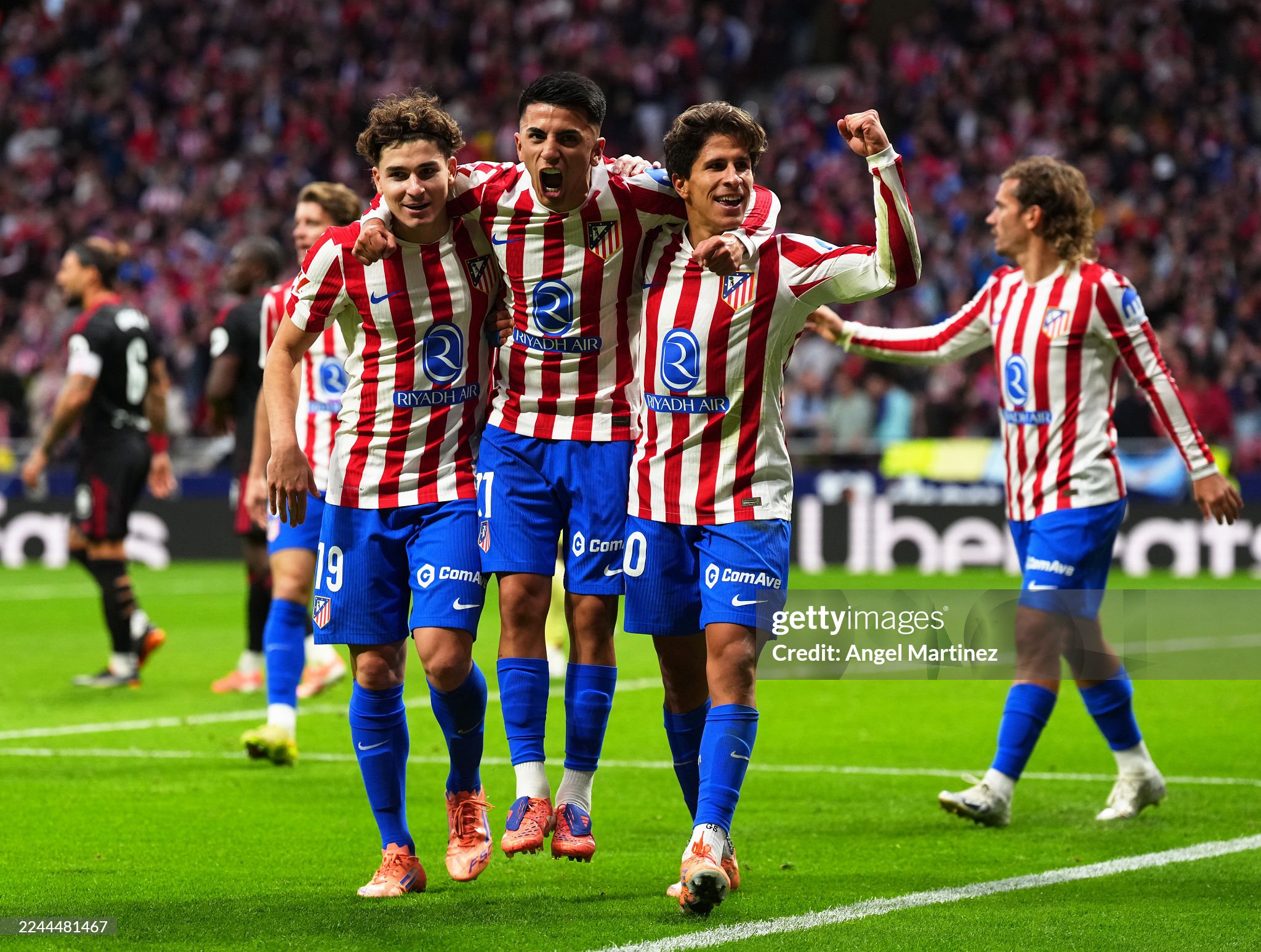 Atletico Madrid thắng cách biệt, Metropolitano tiếp tục là pháo đài