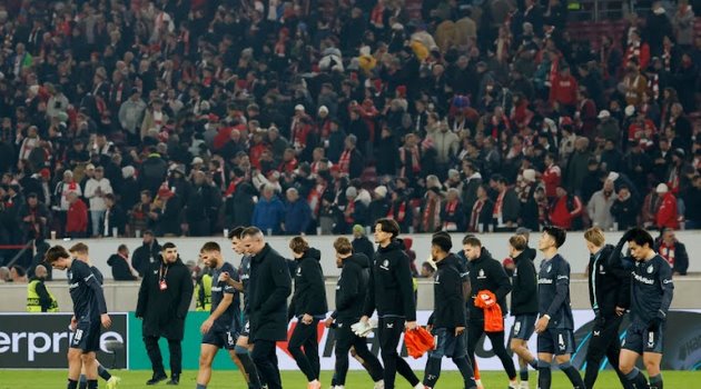 Van Persie tiếp tục thất bại, Feyenoord gục ngã trước Stuttgart ở Europa League