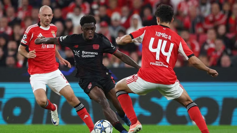 Benfica thua Leverkusen, Mourinho gây thất vọng