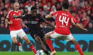 Benfica thua Leverkusen, Mourinho gây thất vọng