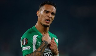 Antony rực sáng, Betis quật ngã Lyon tại Europa League
