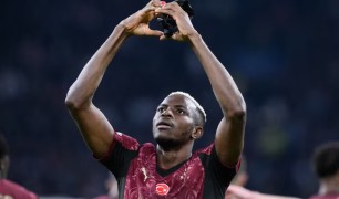 Osimhen tỏa sáng giúp Galatasaray hạ gục Ajax