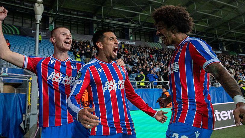 HLV Crystal Palace phẫn nộ với lịch thi đấu