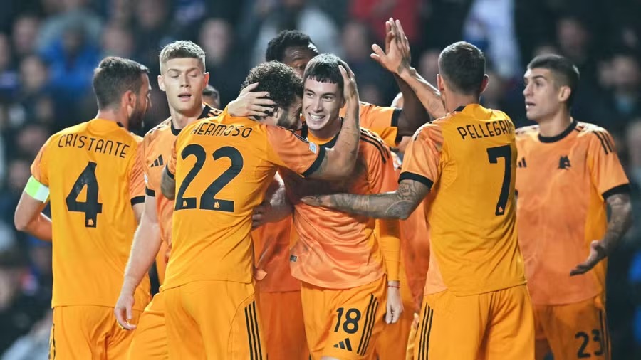 Roma trở lại mạch thắng, đẩy Rangers xuống chót bảng