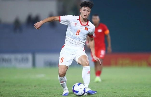Tin tức bóng đá Việt Nam ngày 21/11: Văn Trường vắng mặt tại SEA Games 33; HLV Kim Sang-sik tập trung nâng cao sức mạnh cho U22 Việt Nam.