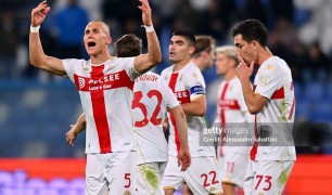 Chia tay Vieira, Genoa thắng trận đầu tiên trong mùa giải