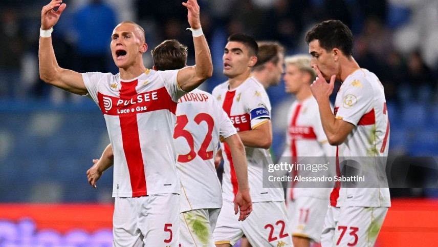Chia tay Vieira, Genoa thắng trận đầu tiên trong mùa giải