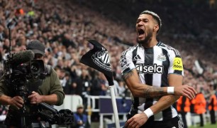 Hạ Bilbao, Newcastle bay cao tại Champions League