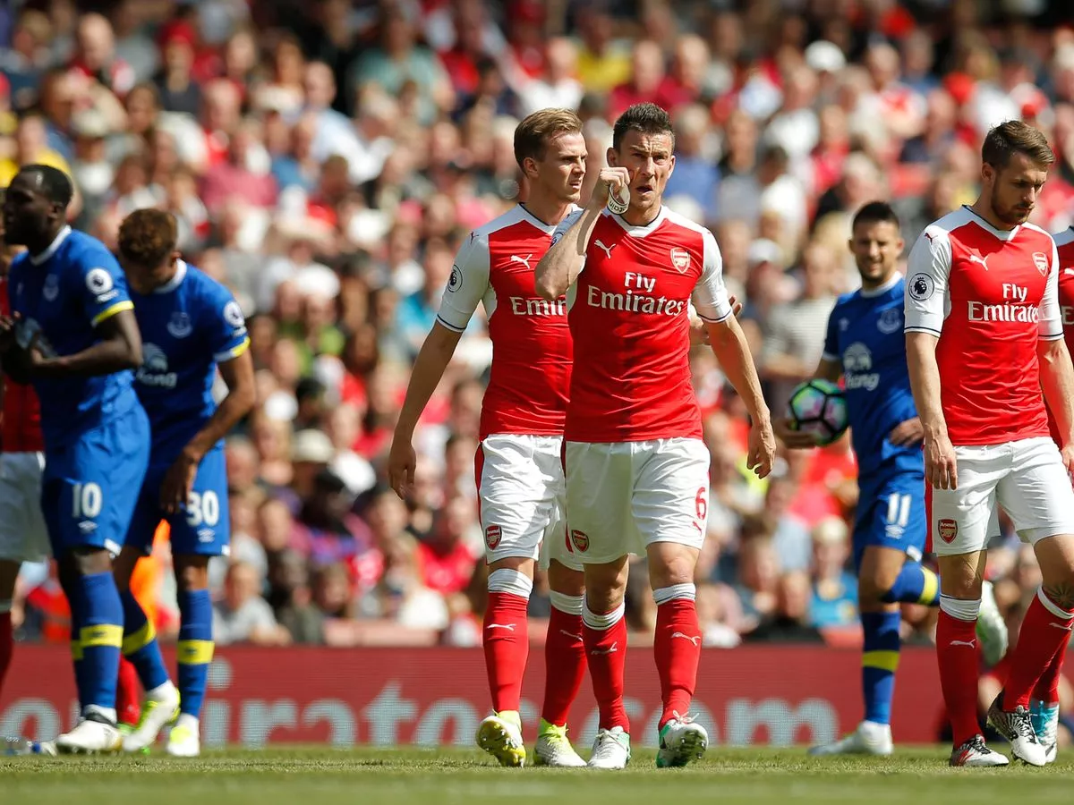 Koscielny phải đối mặt với lịch thi đấu khắc nghiệt sau khi trở lại