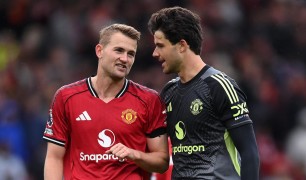 Lammens từ chối việc được so sánh với Schmeichel