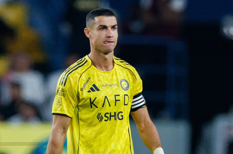 Ronaldo lại lỡ hẹn danh hiệu: Màn trả thù ngọt ngào của Benzema