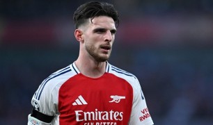Declan Rice yên tâm khán giả, chờ đợi kết quả kiểm định chấn thương.