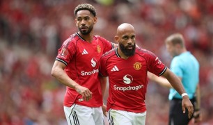 Mbeumo gây ấn tượng mạnh tại Man United, nhận lời khen ngợi từ Lineker và Shearer.