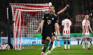 Kane lập cú đúp giúp Bayern lội ngược dòng