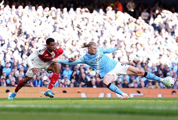 Haaland ghi bàn thắng quyết định trước Arsenal.