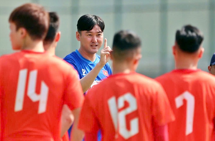 HLV KIM SANG-SIK CHIA TAY TRỢ LÝ SỐ 1: BƯỚC NGOẶT MỚI CHO ĐỘI TUYỂN VIỆT NAM