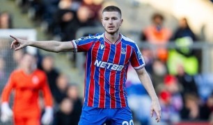 Liverpool và Man Utd cạnh tranh khốc liệt, đẩy giá Wharton lên 95 triệu euro, mở ra cuộc đua song mã cho tương lai Ngoại hạng Anh.