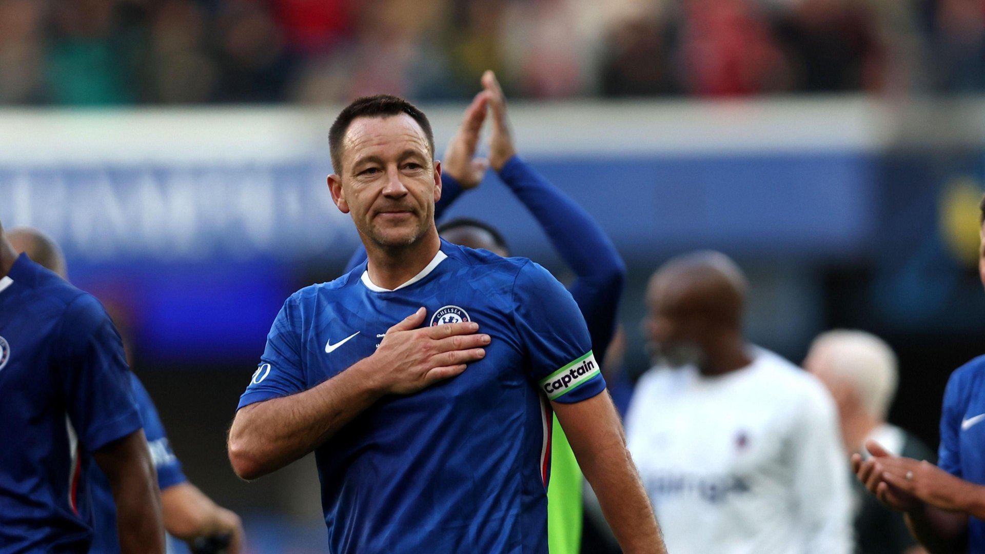 Terry bực bội với Chelsea