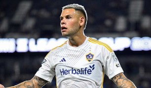 Quyết định chuyển nhượng gây sốc của LA Galaxy