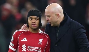 HLV Arne Slot: 'Liverpool không vội đốt giai đoạn với Rio Ngumoha'