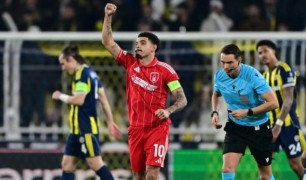 Nottingham Forest: Cuộc cách mạng dưới tay Pereira