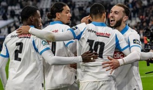 Marseille hủy diệt Rennes 3-0