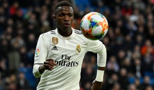 Chelsea tranh Vinicius Junior với Arsenal