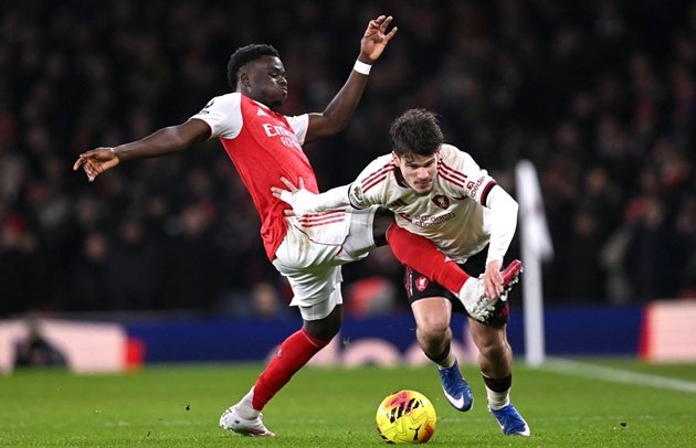 Liverpool hóa giải Saka nhờ Kerkez