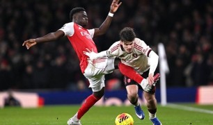 Liverpool hóa giải Saka nhờ Kerkez