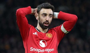 VAR tiếp tục gây tranh cãi: Man Utd và Chelsea ở tâm bão