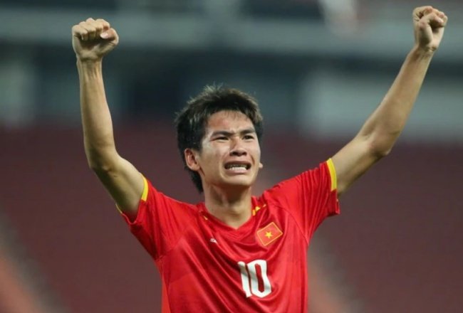 FIFA so sánh Văn Thuận với Bellingham
